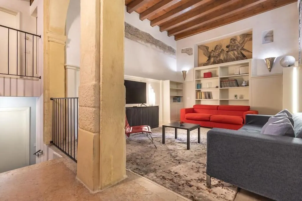 Residenza Angels @Piazzadelleerbe Apartment Verona Italy