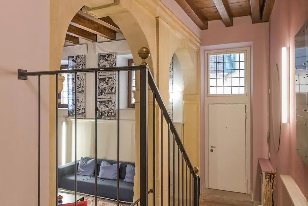 Residenza Angels @Piazzadelleerbe Apartment Verona
